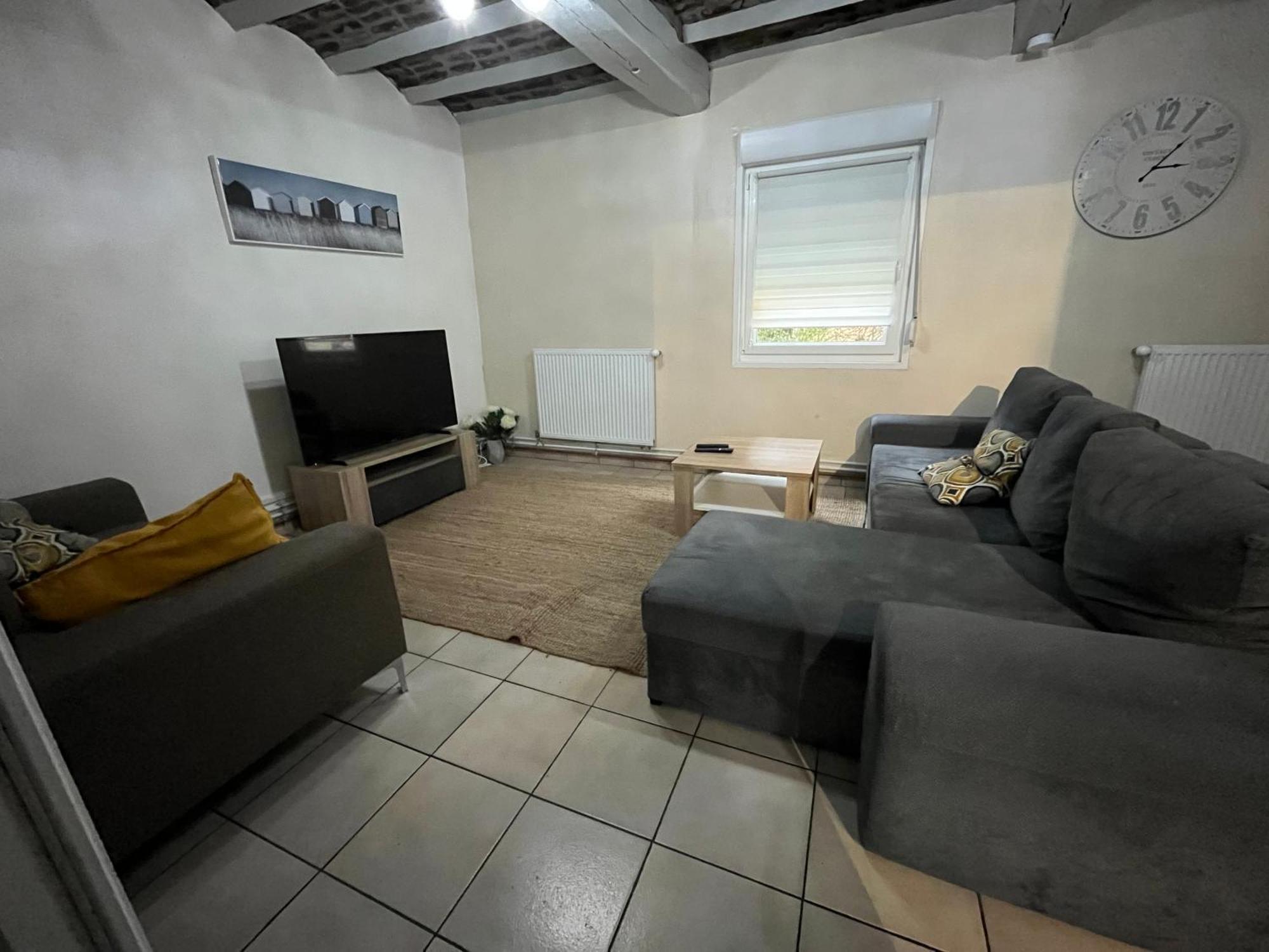 Appartement De Charme 40M2 Proche Centre Hospitalier Valenciennes Exterior foto